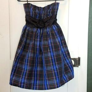 ❤️HOST PICK!❤️Candie's Adorable Strapless Plaid Party Dress